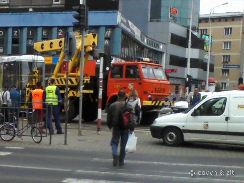 Wykolejony tramwaj na Legionów