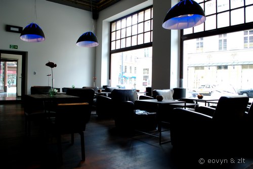 Wewnątrz Hotelu Monopol