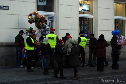Do tanga trzeba trojga
